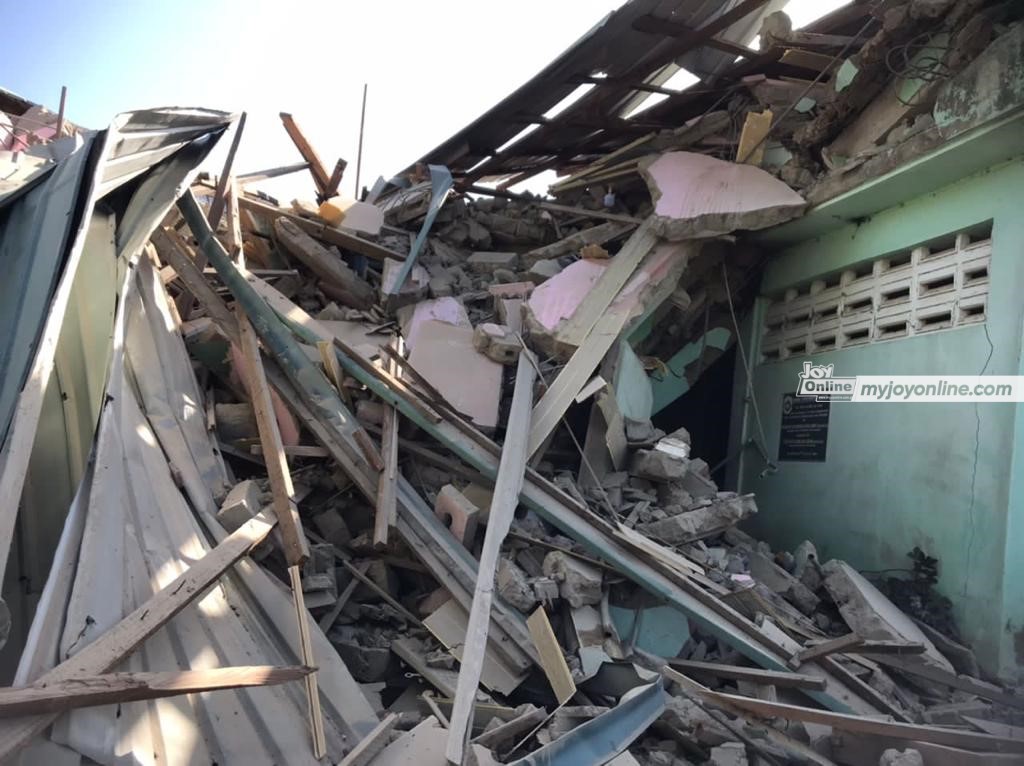 15 tenants escape death at Winneba as 3-story building collapses 15 tenants escape death at Winneba as 3-story building collapses