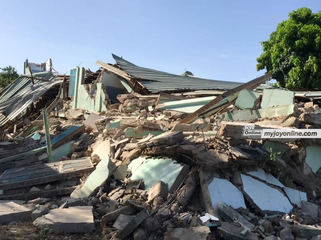 3-story building collapse, over 15 tenants escape death at Winneba