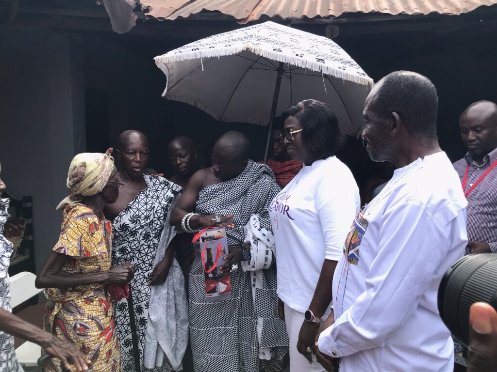 Nhyira FM's Mama Effe donates 3 mechanised borehole water projects to Kyerekrom community - Vimarsana News