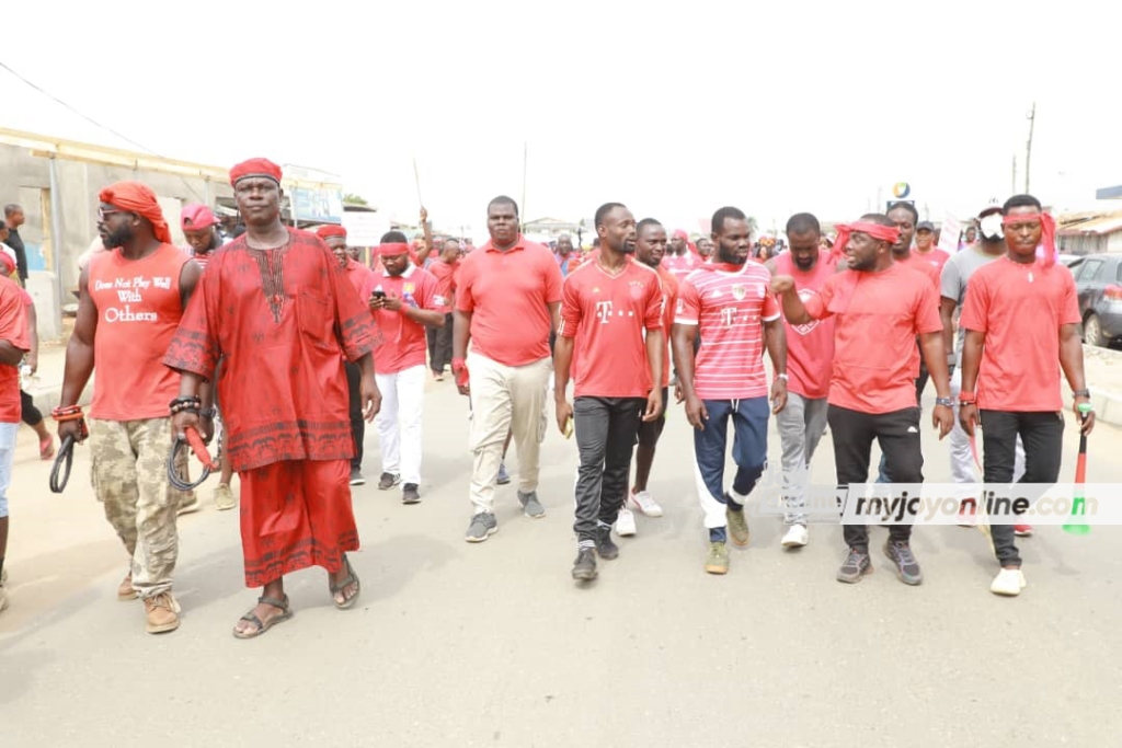 Photos: Teshie residents demonstrate over poor roads