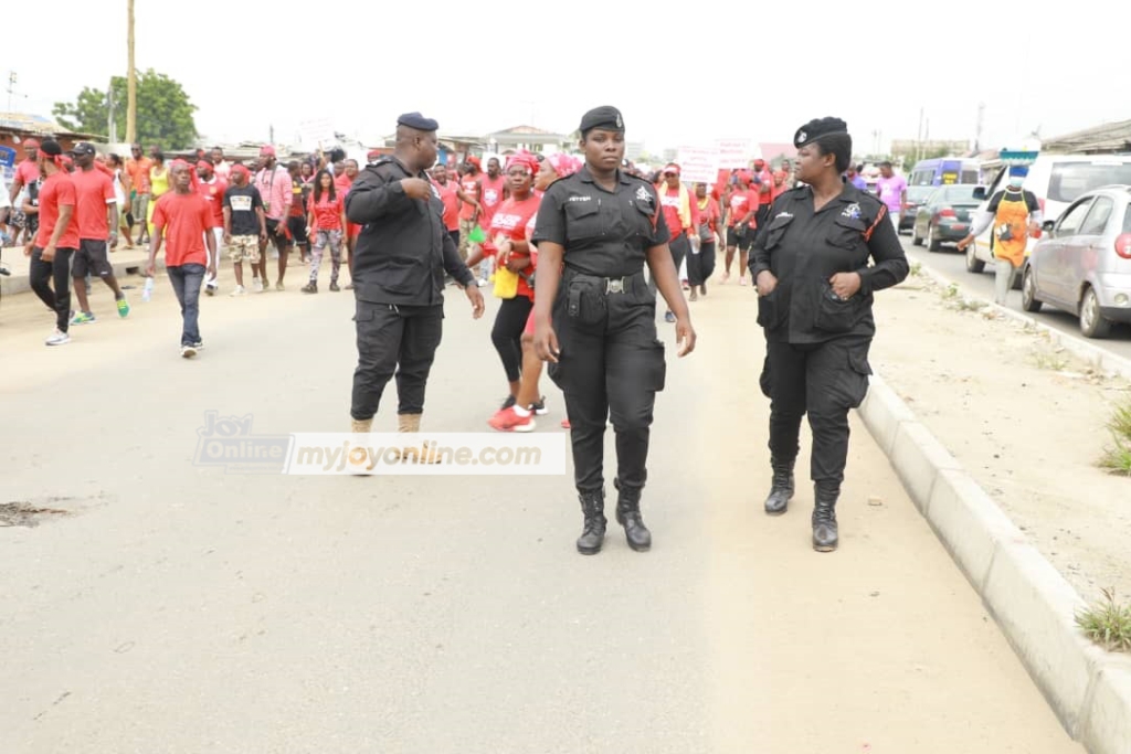 Photos: Teshie residents demonstrate over poor roads