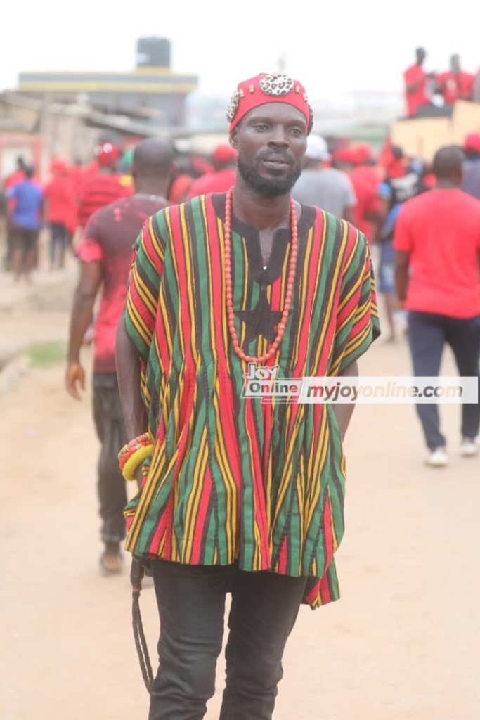 Photos: Teshie residents demonstrate over poor roads