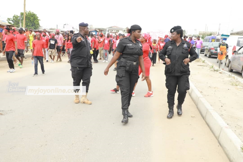 Photos: Teshie residents demonstrate over poor roads