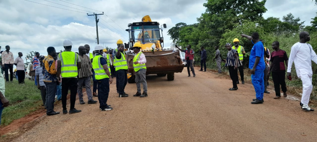 Ahafo Ano North MP cuts sod for Mfanibu, Tepa, and Pakyi roads