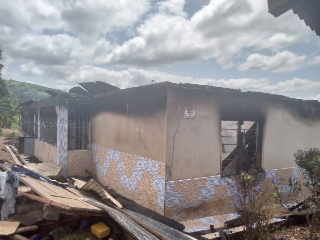 Fire guts 6-bedroom house at Sefwi Akaasu - MyJoyOnline.com - Vimarsana News