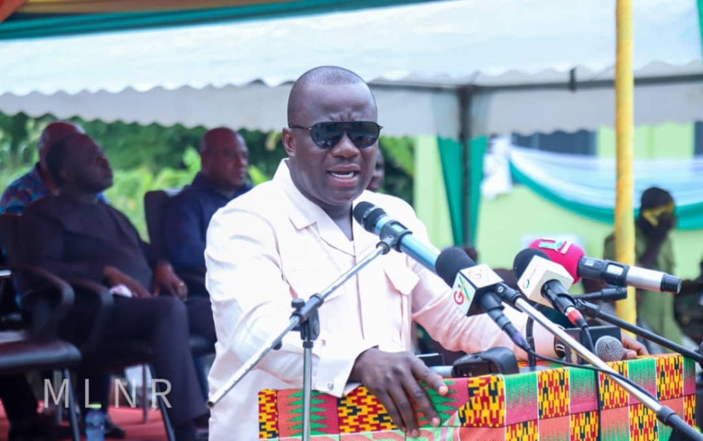 Lands Minister commissions ultra-modern Forestry Commission office