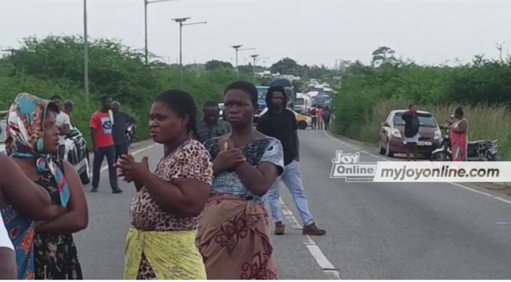 16 feared dead, over 40 injured in Gomoa Okyereko accident on Accra-Cape Coast highway 16 feared dead, over 40 injured in Gomoa Okyereko accident on Accra-Cape Coast highway