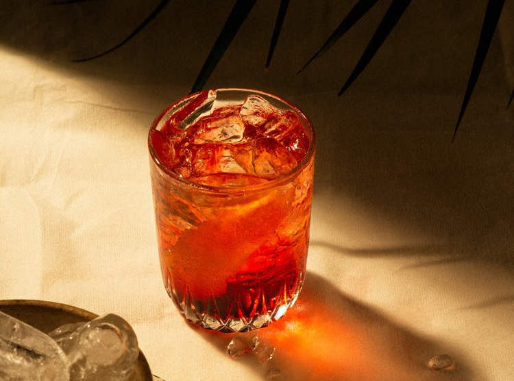 Japanese cafe fires waitress for mixing her own blood in cocktails 2 blood cocktail