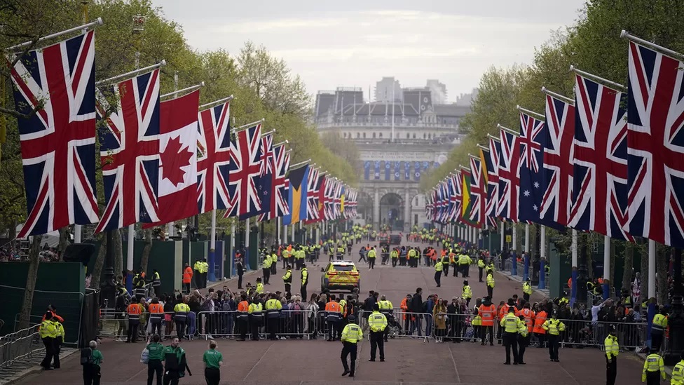 Thousands gather in London for King Charles III's Coronation