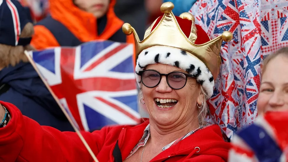 Thousands gather in London for King Charles III's Coronation