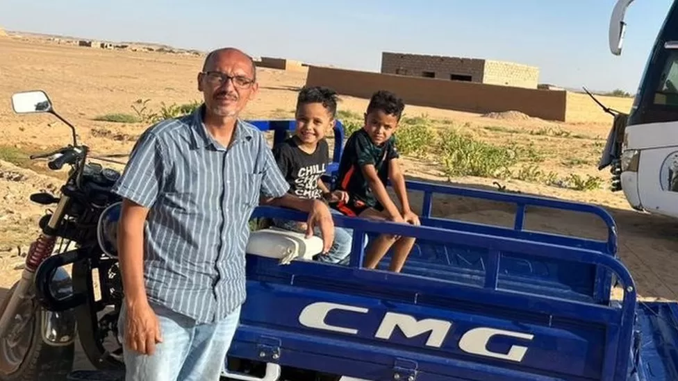 Sudan crisis: Family stuck at Egypt border as drivers demand $40,000 to cross