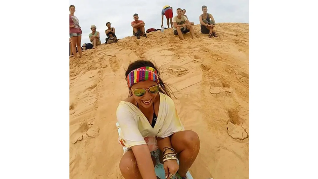 A stranger photobombed her vacation video. They’ve been together for almost a decade A stranger photobombed her vacation video. They’ve been together for almost a decade