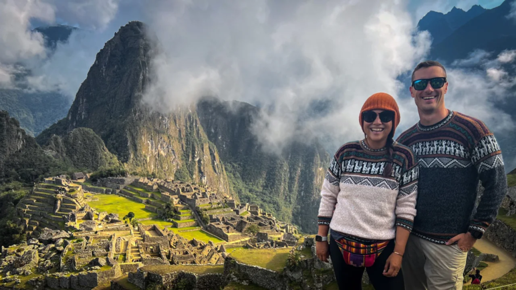 A stranger photobombed her vacation video. They’ve been together for almost a decade A stranger photobombed her vacation video. They’ve been together for almost a decade