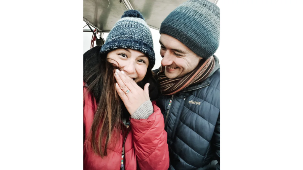 A stranger photobombed her vacation video. They’ve been together for almost a decade A stranger photobombed her vacation video. They’ve been together for almost a decade