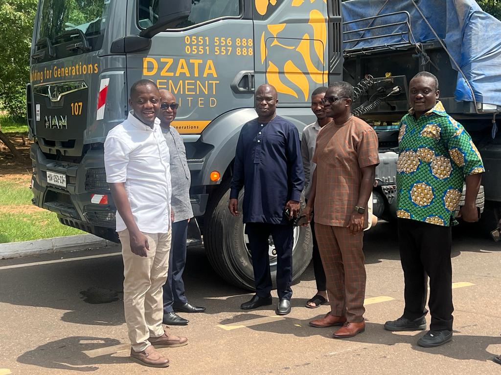Ibrahim Mahama donates 500 bags of cement to Presec 1998 year group Ibrahim Mahama donates 500 bags of cement to Presec 1998 year group