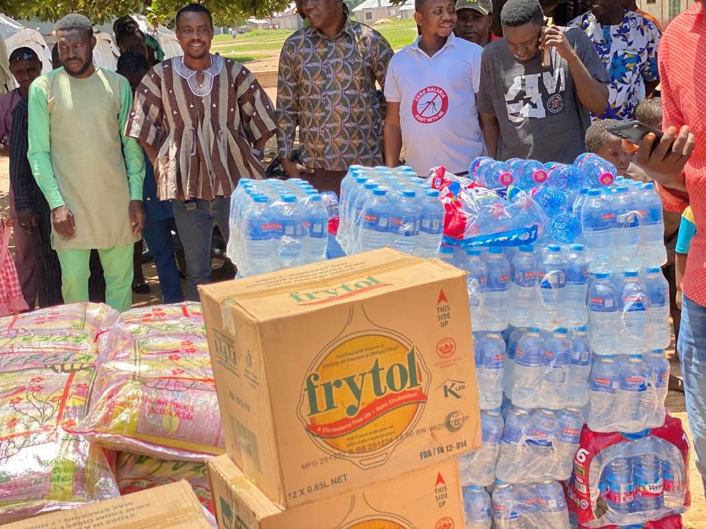 Bawumia donates relief items to flood victims in Buipe