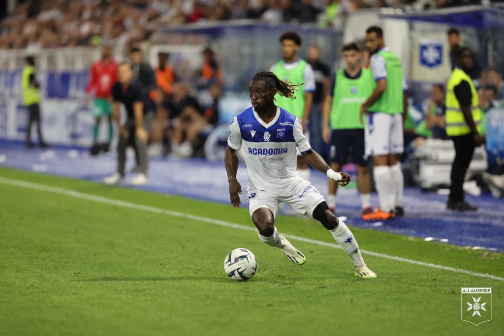 Ghana left-back Gideon Mensah gets assist in Auxerre’s heavy win in Ligue 2 2 Mensah