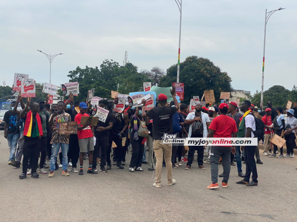 Photos and videos: Protesters hit the street on day 3 of #OccupyJulorbiHouse demonstration