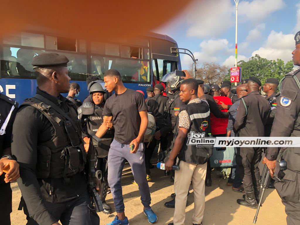 #OccupyJulorBiHouse: Heavy security at Jubilee House after arrest of protestors #OccupyJulorBiHouse: Heavy security at Jubilee House after arrest of protestors