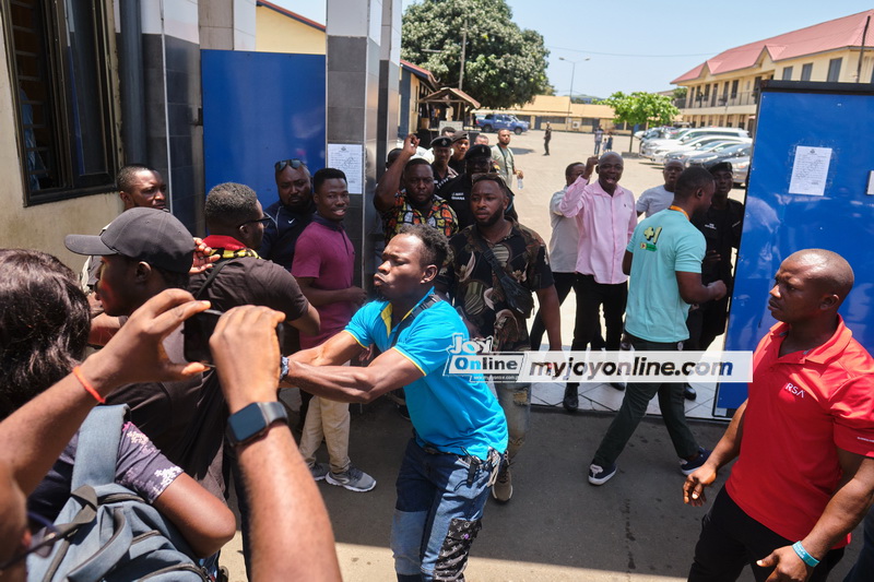 occupyjulorbihouse demoi92