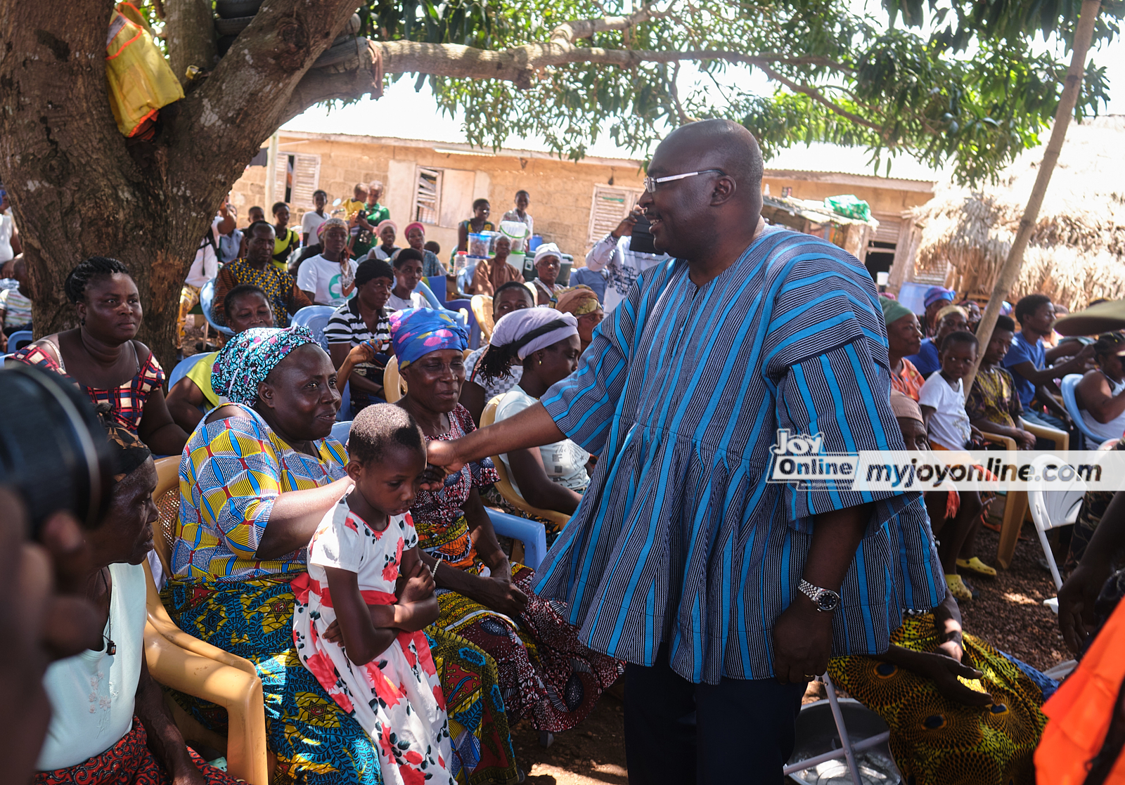 Photos: When Bawumia visited victims of Akosombo dam spillage - Vimarsana News