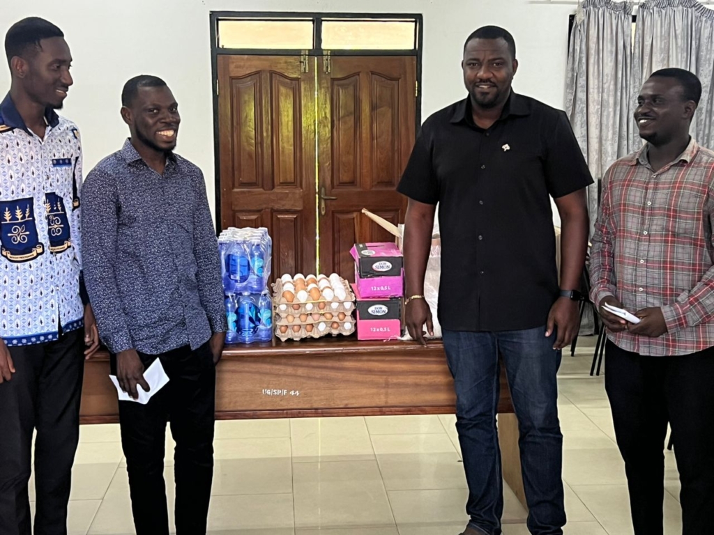 Akosombo Dam spillage: Dumelo donates to UG students hailing from Mepe