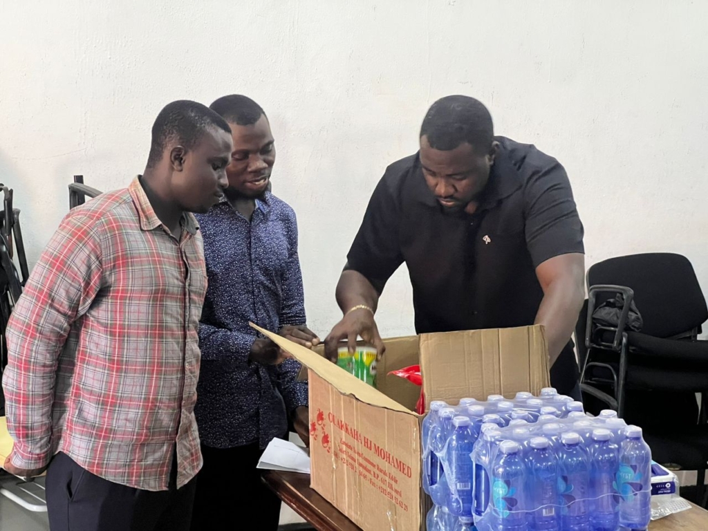 Akosombo Dam spillage: Dumelo donates to UG students hailing from Mepe
