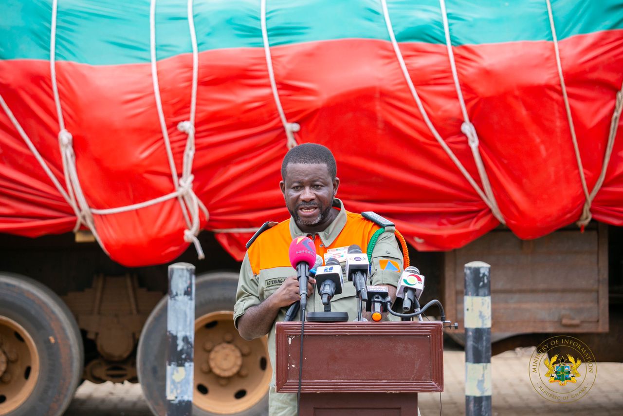NADMO send relief items to flood victims7