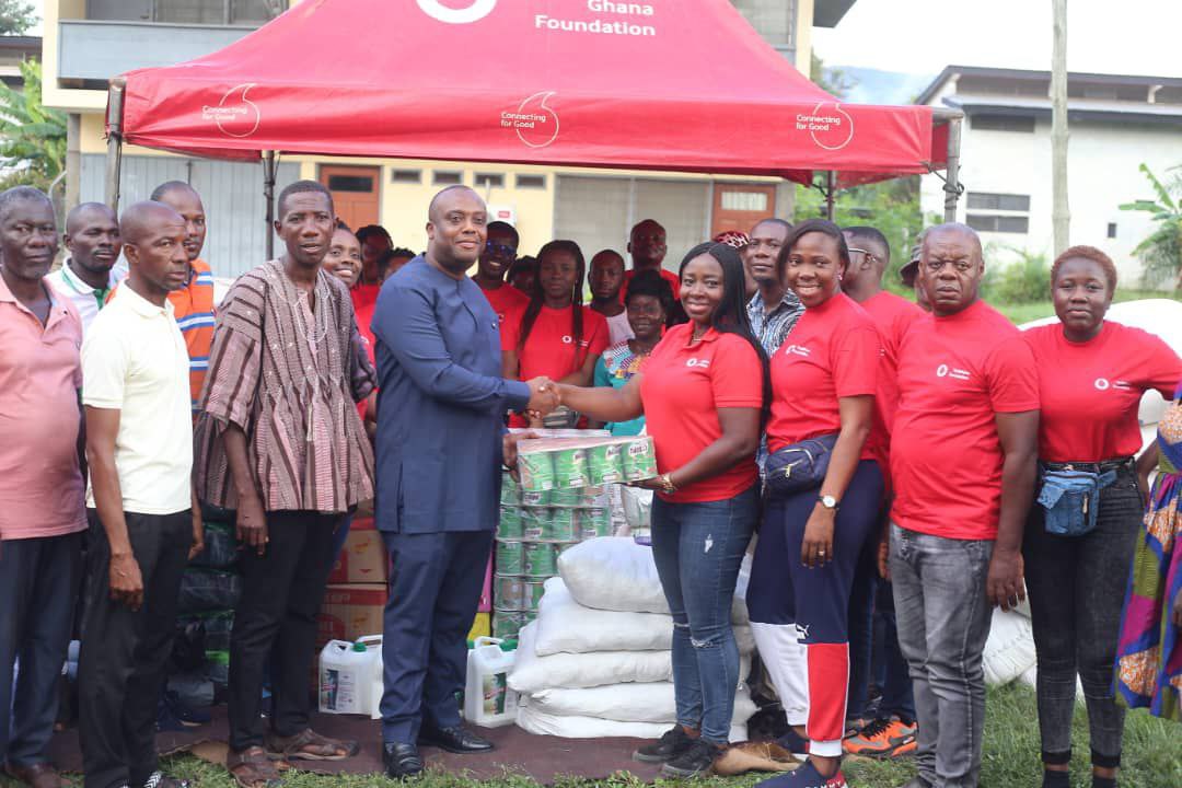 Akosombo Dam Spillage: Vodafone Ghana Foundation supports victims in Mepe and Asuogyaman - Vimarsana News