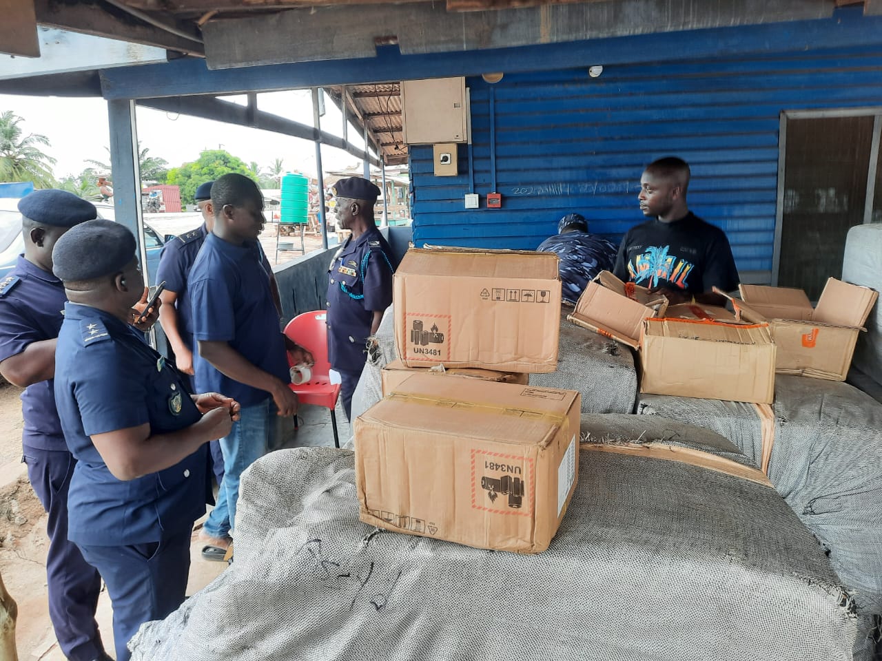 Customs intercepts smuggled wax prints, mobile phones at Eastern Border - Vimarsana News