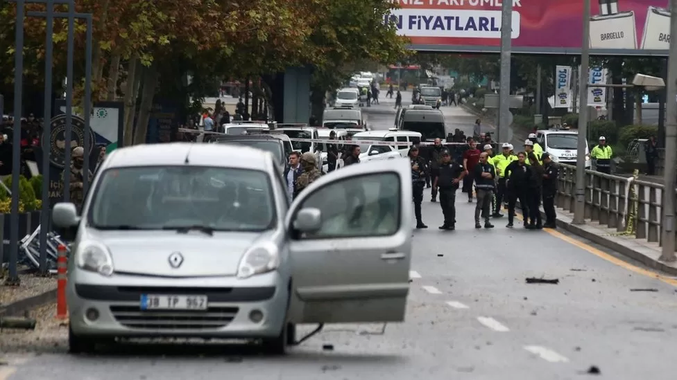 2 officers injured in blast outside Turkey interior ministry