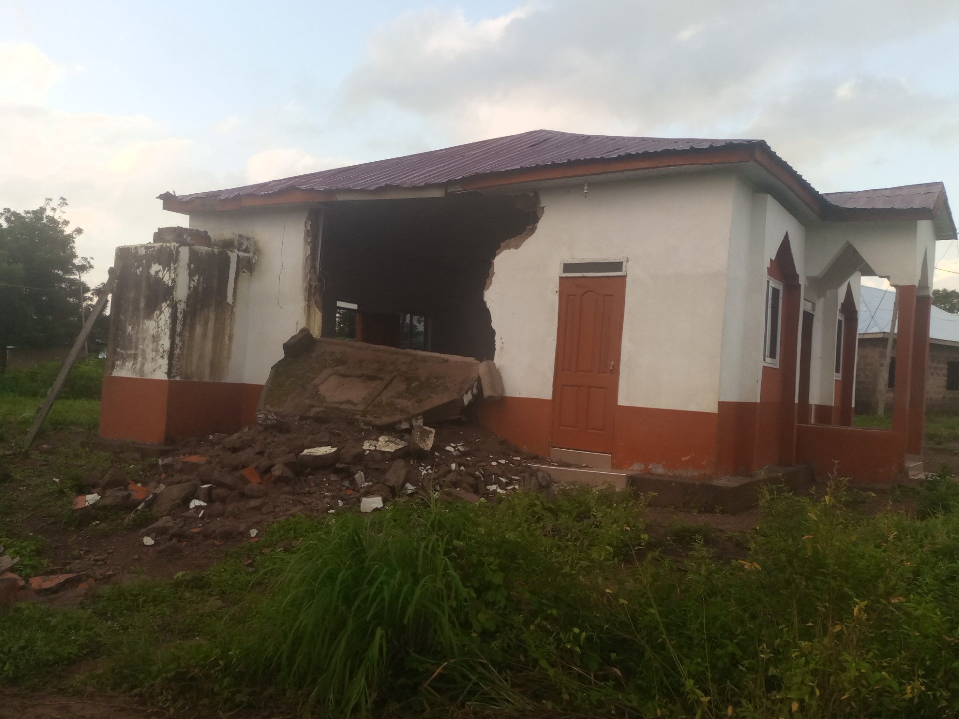 Man, who attempts to demolish Mosque gets paralyzed - Vimarsana News