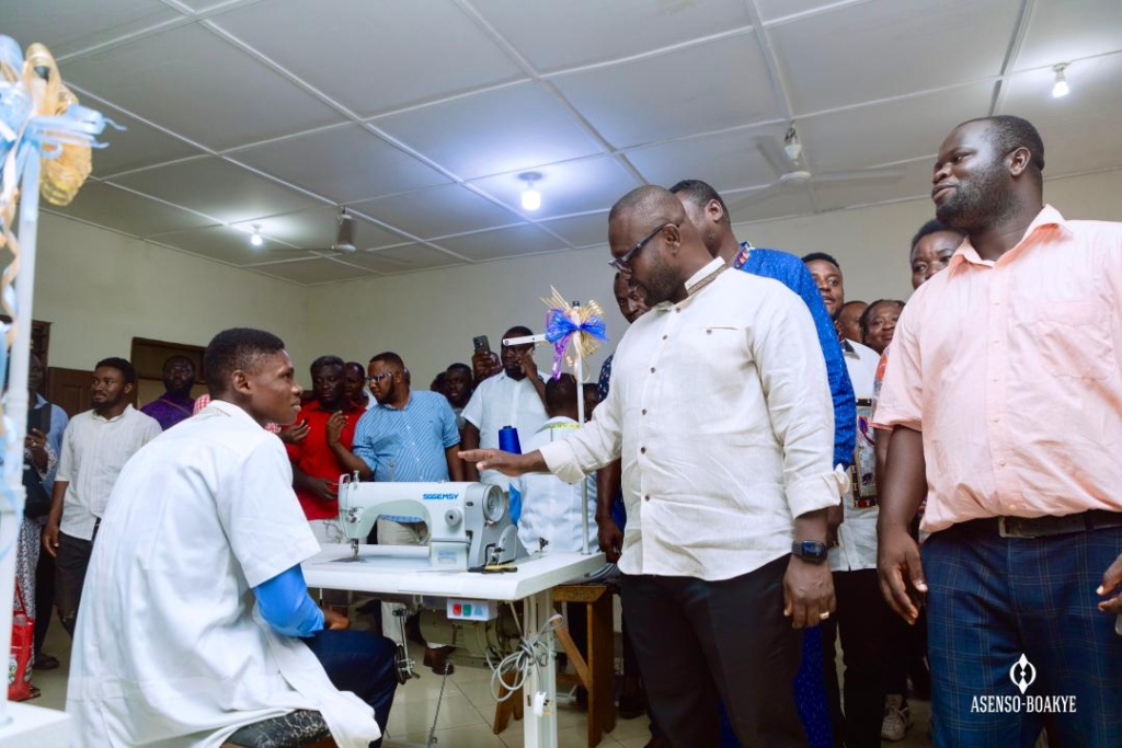 Asenso-Boakye supports Suntreso Technical Institute with industrial machines for fashion design training