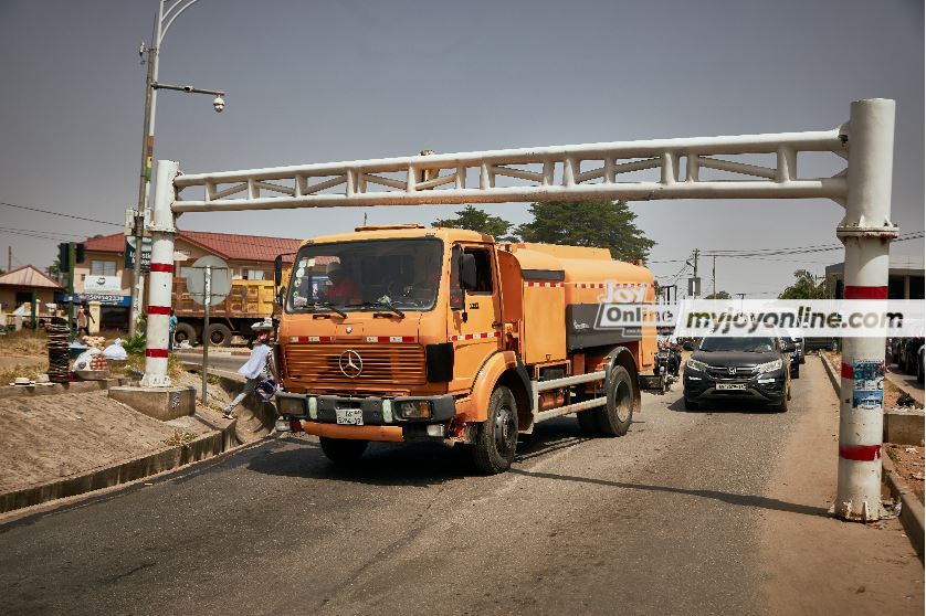 Broken height limit pole on East Legon Under-bridge stretch poses potential danger to motorists