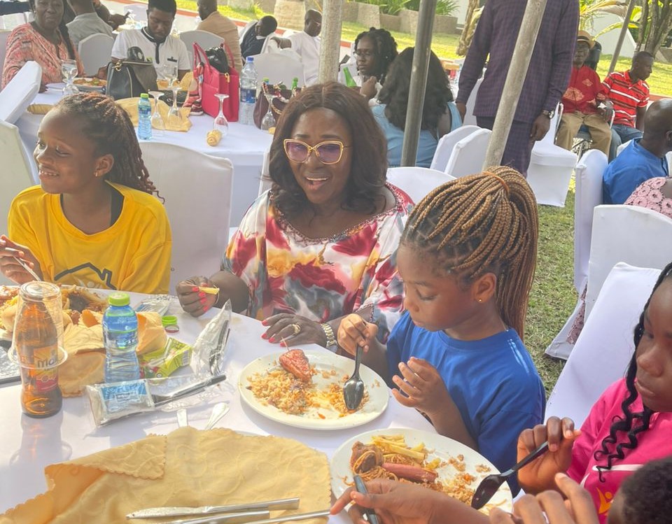 Chief of Staff spends Christmas with Assurance of Hope Orphanage