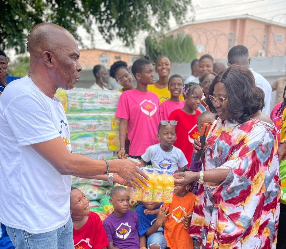 Chief of Staff spends Christmas with Assurance of Hope Orphanage