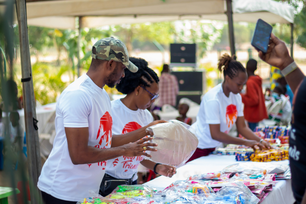 Philip Nai and Friends celebrate Christmas with kids at Korle-Bu oncology unit