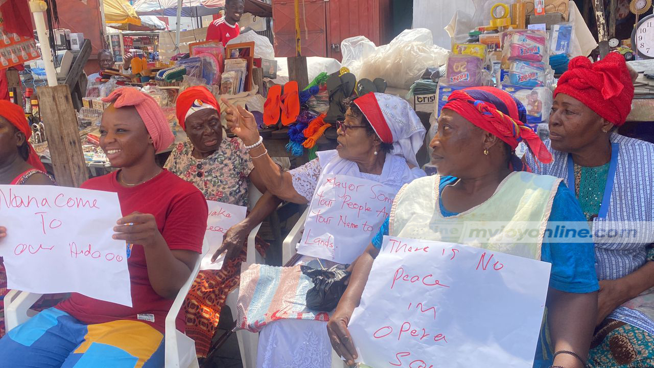 Traders at Opera Square Metro resist eviction attempt by AMA - Vimarsana News