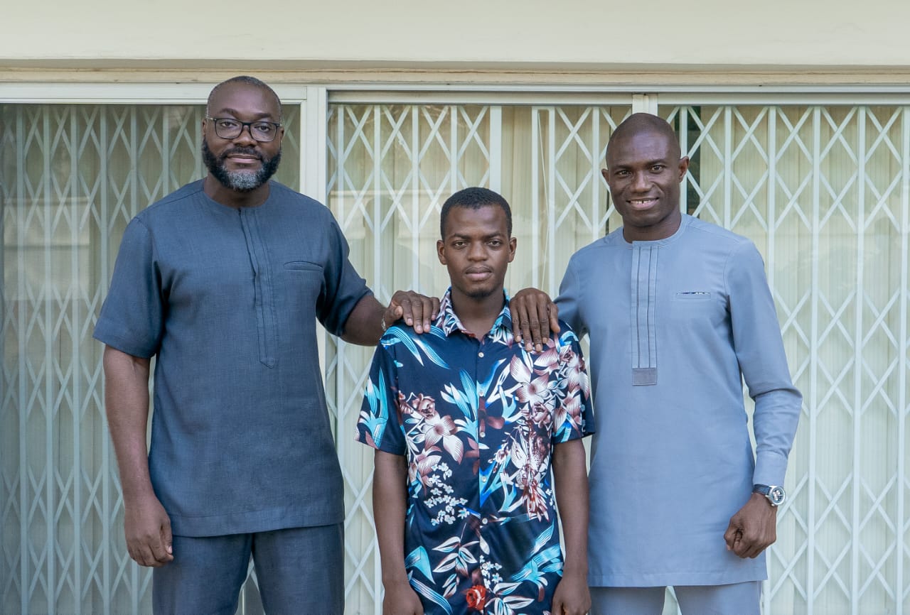 From grease-stained hands to medical dreams: Osman Zulqarnain triumphs on GNPC’s lifeline 2 Osman Zulqarnain and GNPC boss