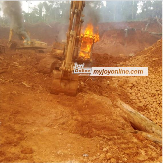 Illegal mining: 2 policemen, 8 others arrested at Juaboso - Vimarsana News