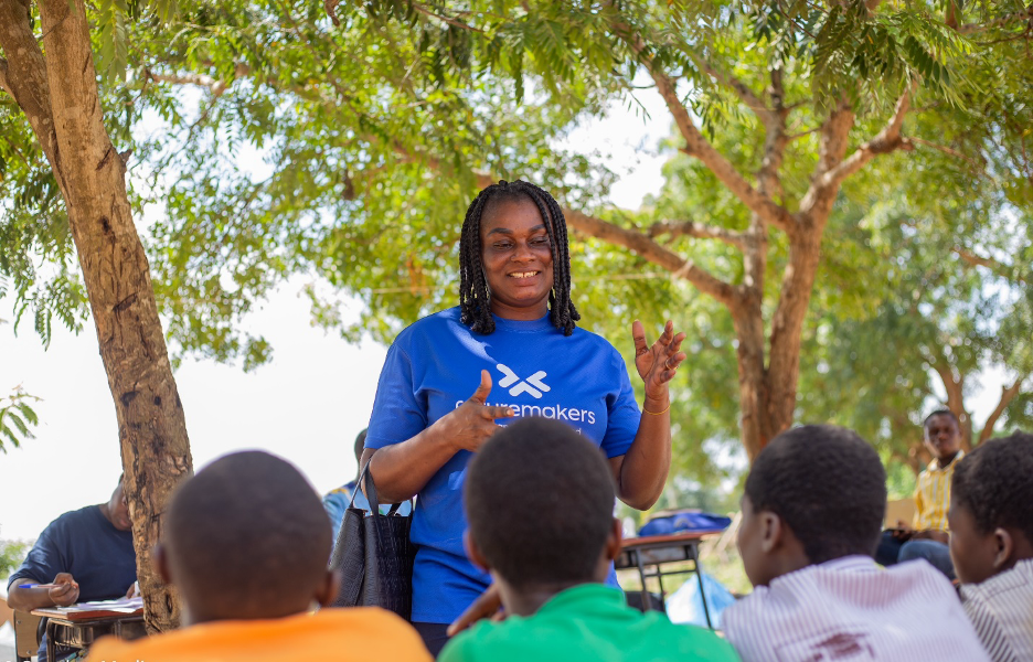 Standard Chartered donates to flood victims from Akosombo Dam Spillage