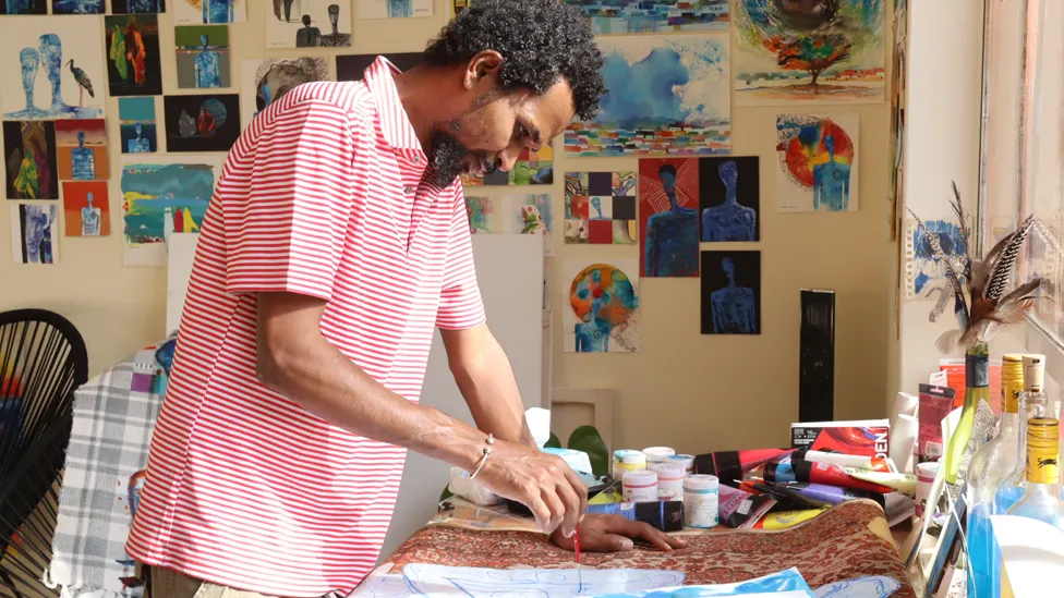 Sudan war: Heavy hearts for the artists painting the pain of conflict