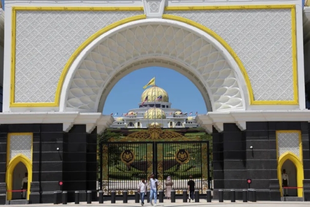 Malaysia prepares for 'hands-on' king as Johor Sultan takes the throne - MyJoyOnline