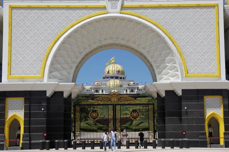Malaysia prepares for 'hands-on' king as Johor Sultan takes the throne - Vimarsana News