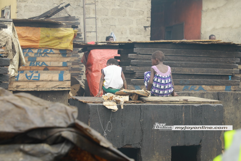 Joy Clean Ghana: Chorkor fishmongers expose children to air pollution