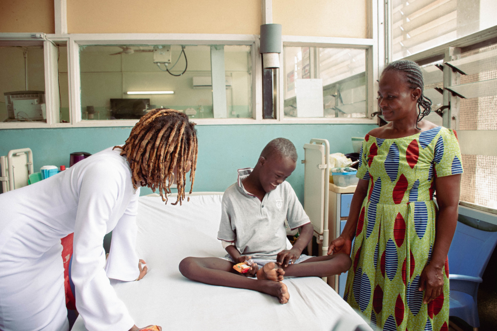 Wendy Shay donates to Korle-Bu Teaching Hospital on her birthday