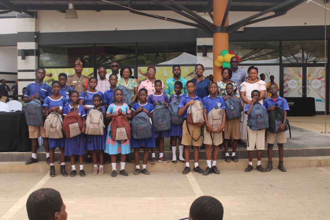 The Junction Mall Bursary Scheme empowers 100 students in educational support handover ceremony - Vimarsana News