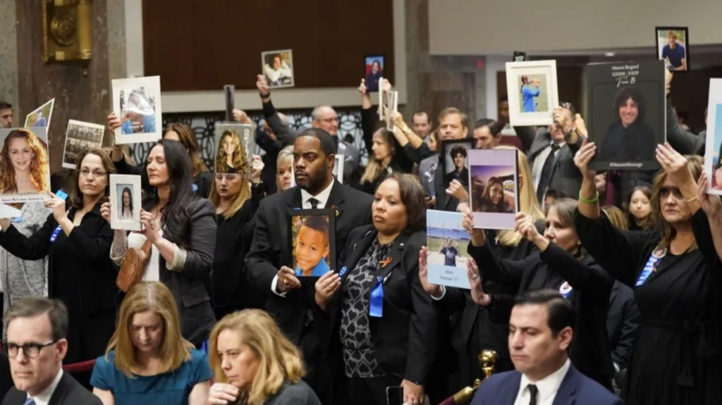 Meta boss Mark Zuckerberg apologises to families in fiery US Senate hearing