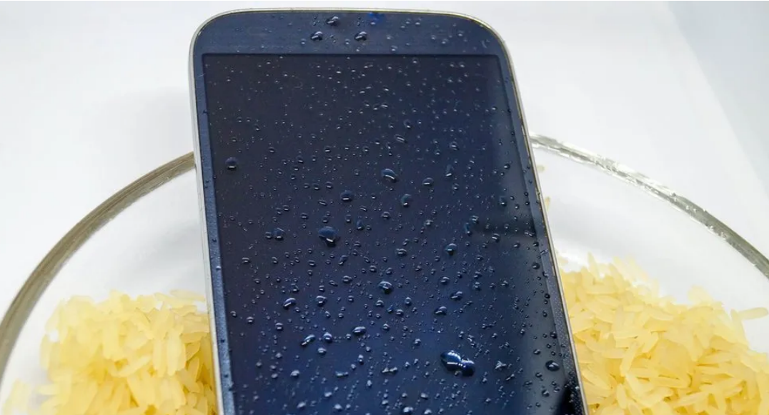 Iphone Rice Don't dry your iPhone in a bag of rice, says Apple - MyJoyOnline