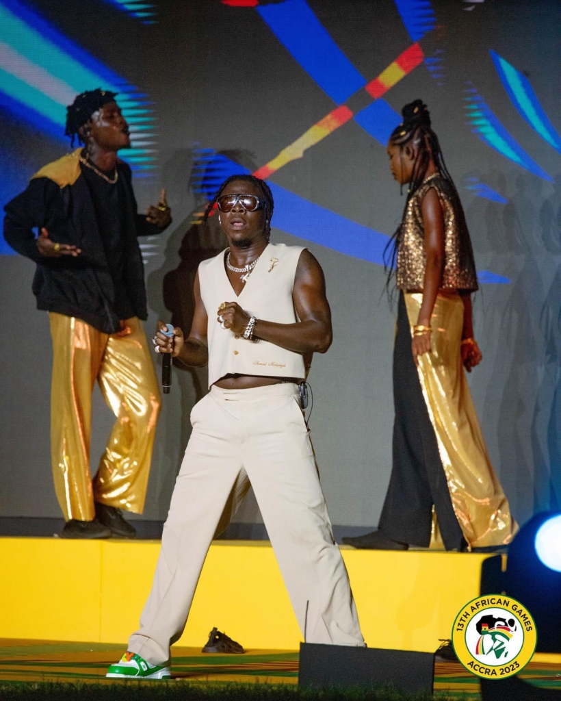Stonebwoy dazzles at 2023 African Games closing ceremony, features Odumodublvck